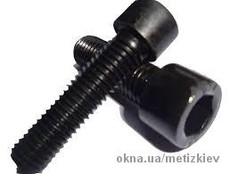 Болт с внутренним шестигранником класс прочности 8,8 DIN 912